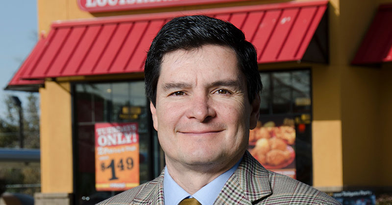 franchisewolf's tweet photo. In 1997, a Mexican immigrant arrived in Dallas and opened a Golden Corral franchise.

25 years later, he owns &amp; operates 1,200 franchises that generate over $1,000,000,000 in annual revenue.

His life is the embodiment of the American Dream. 

Meet Guillermo Perales 🧵 https://t.co/Zt5wl5GtDu