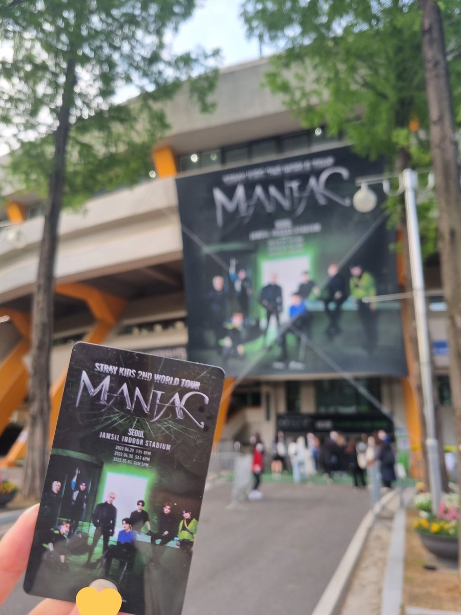 endless_blixx's tweet photo. 콘서트 넘뭄 재밌었어용~~♥︎ https://t.co/s6ur39tO90