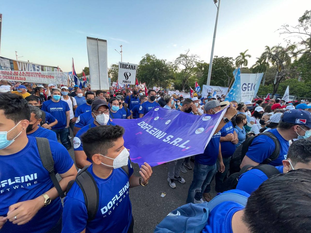 DofleiniS's tweet photo. Hoy mi deber era
Cantarle a la patria
Alzar la bandera
Sumarme a la plaza…

#VivaCuba
#CubaViveYTrabaja
#PrimeroDeMayo https://t.co/VJWLjYTZQC