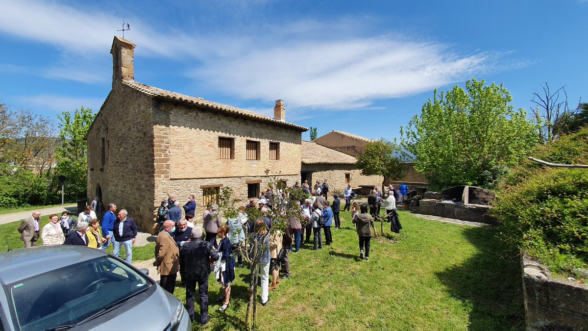 AupaSanguesa's tweet photo. ¡Gran día hoy, 1 de mayo, con la Asociación Horizonte de #Sangüesa en #SanBabil! ¡¡FELIZ DÍA!! https://t.co/ljnY6CljIV