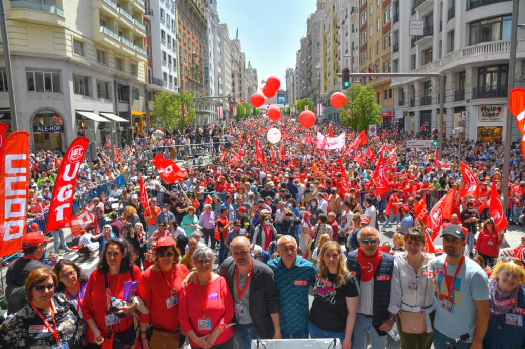JMugarza's tweet photo. Nuestras conquitas solo han hecho que empezar @AereoUGT @FeSMC_UGT #MayoUno2022 https://t.co/kiKh4Adi12