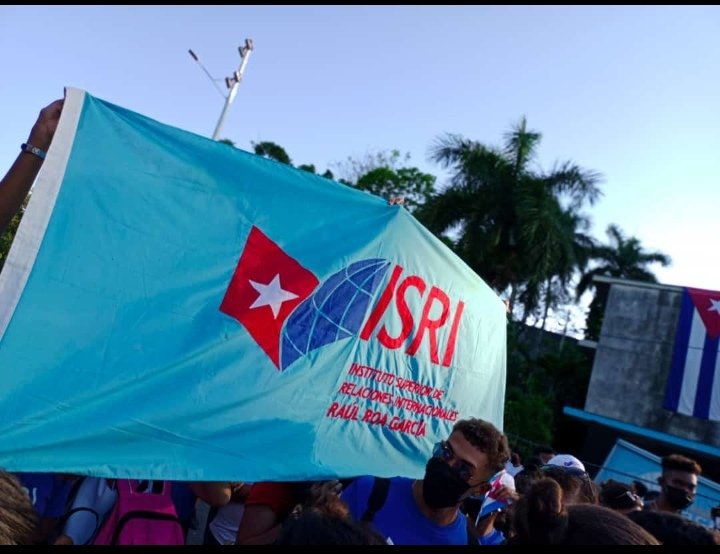 El @ISRICuba y @CubaMINREX #VamosConTodo a la Plaza de la Revolución de La Habana. No hay fallos en nuestra lógica!!! #OrgulloISRI #DeLaTallaDeRoa #CubaViveYTrabaja