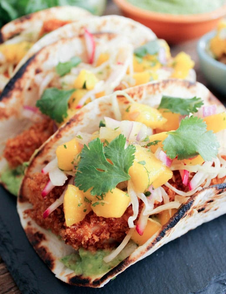 Each fully loaded bite of these tacos is packed with so many mind-blowing flavors and textures, it’s almost too much deliciousness to bear.
domesticate-me.com/crispy-fish-ta…