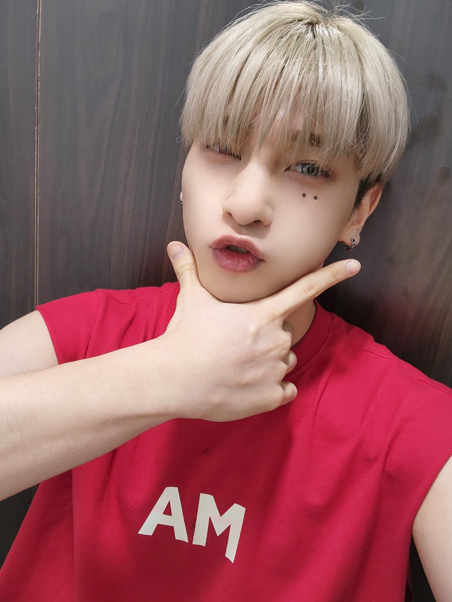 TODAY_LHG's tweet photo. 220501 BAE173 공식 카페
🔗https://t.co/XsxGoYJCDo https://t.co/u5JH0v2caI