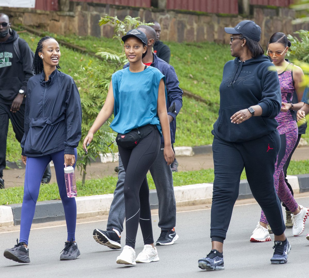 FirstLadyRwanda's tweet photo. This morning, First Lady Mrs Jeannette Kagame was joined by Miss Rwanda contestants, @Imbuto staff and @CityofKigali residents for the bi-monthly #CarFreeDay.

For more pictures: https://t.co/XTpCcOWC27 https://t.co/qJ1M8iwEbj