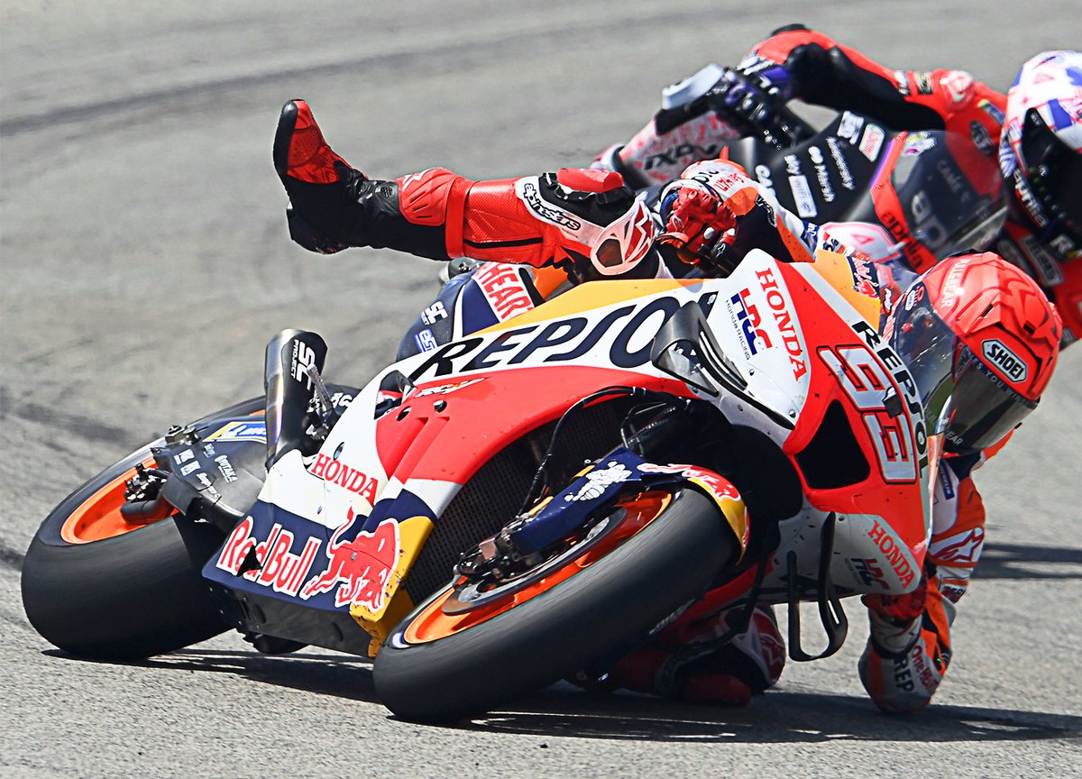 Crash MotoGP tweet media