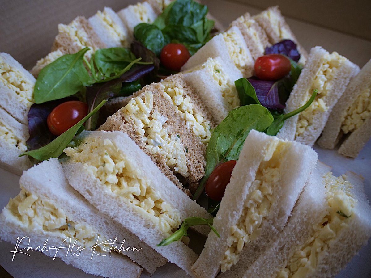 RachAlsKitchen's tweet photo. Todays #sharingboxes heading out this morning .. #catering #coldbuffet #boxedbuffet .. #melthamcatering #huddersfieldcaterers .. #food #foodpics .. https://t.co/3xmRMUBWun