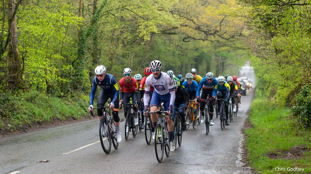 Impressive solo win under challenging weather conditions for Ewan Warren at today's Tour of Witheridge Moor.  Disappointingly, the women's race did not take place this year...
britishcycling.org.uk/events/details…