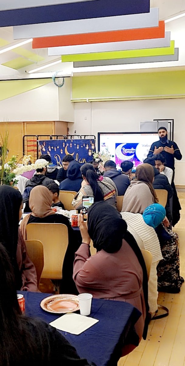 OasisListerPark's tweet photo. Post 16 Big Iftaar. An amazing evening spent with special people.
#ramadan #iftaar #generous #wateraid #oasishabits #compassion #considerate #patient #humble #selfcontrolled #joyful #community #character https://t.co/yt1w5jA3UV