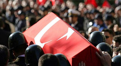 #PençeKilit Operasyonunda şehit olan askerlerimiz Nurettin Uzun ile Mümin Çarkcı’ya ve Şırnak’ta yürütülen operasyonda şehit olan askerlerimiz Fatih Berkay Akgün ile İsmail Can Akdeniz’e Allah’tan rahmet, ailelerine başsağlığı ve sabır diliyorum. Milletimizin başı sağ olsun!🇹🇷🇹🇷