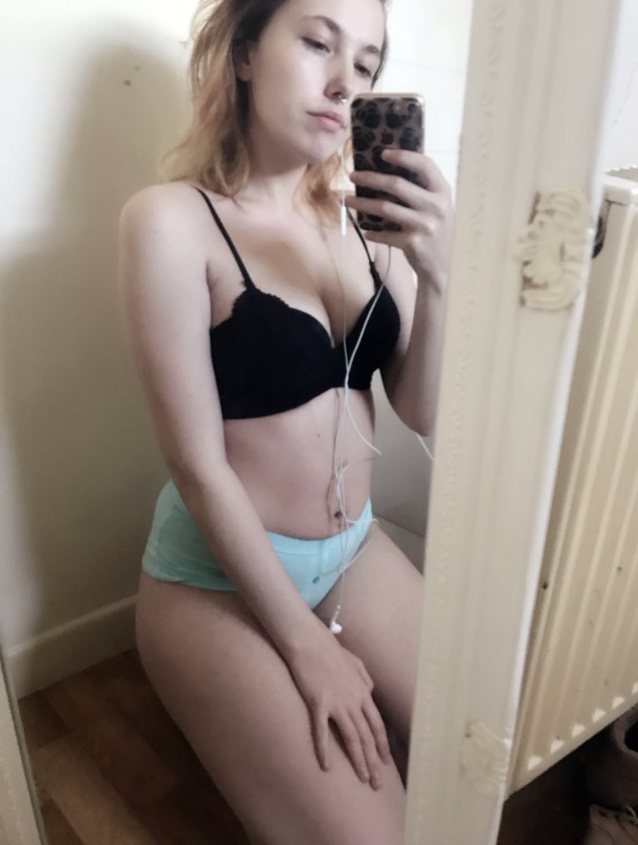 Hey, je viens de me réveiller 😅, j’arrive pour répondre à tout vos DM ! ❤️