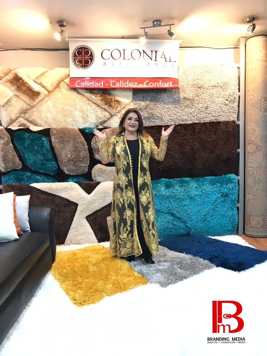 La Grande del Ecuador con los Grandes del #MarketingPublicitario
#AlfombrasColonial Calidad - Calidez y Confort 
Encantados de haber compartido con la artista <a href="/paulinatamayoec/">Paulina Tamayo</a>
Cotizaciones: 
📶 wa.me/593984978880
#CreamosValorATuMarca