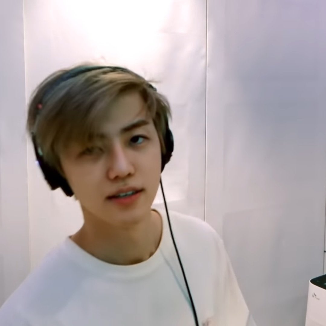 onyourleemark13's tweet photo. หันซ้าย หันขวา หันหน้ามาโอ้ยทำไมหล่อจัง https://t.co/TqLe4QH6to