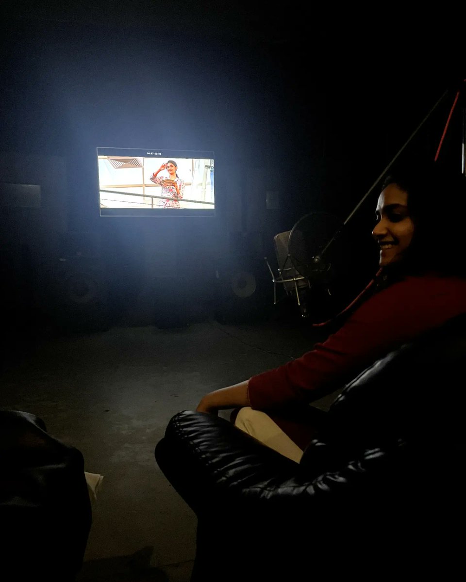 KeerthyOfficial's tweet photo. Final touches for dubbing is done! Cant wait for everyone to see Super⭐@urstrulymahesh in this one. A treat for all his fans! ❤️

Love,
Kalaavathi 

#SarkaruVaariPaata 
#SVPOnMay12 https://t.co/KsKub6MiG0