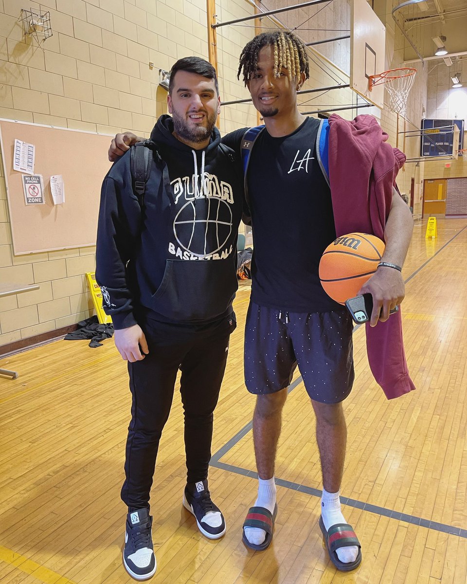 CoachNikoPanous's tweet image. What a great surprise from my guy Justin Williams‼️ Wishing this guy all the best as he begins his next journey at Tennessee State 🔵⚪️🐅 @_02deuce 

You worked for this‼️ You deserve this‼️ #EARNED