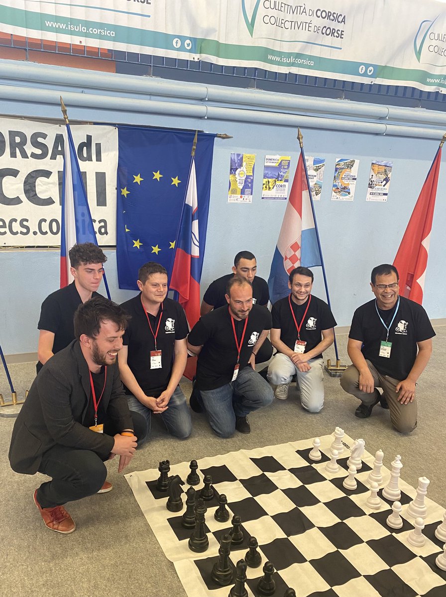 Présent hier à la cérémonie d’ouverture de la <a href="/mitropacup_2022/">Mitropa Cup 2022</a> 
Heureux d’accueillir ce championnat d’échecs d’Europe centrale en Corse, à <a href="/VilleCorti/">Ville de Corte - Cità di Corti</a>, et fier de voir a Squadra Corsa représentée ! Bravo aux organisateurs <a href="/echecs_corse/">Ligue Corse d'Echecs</a>, è sopratuttu forza a Squadra Corsa !