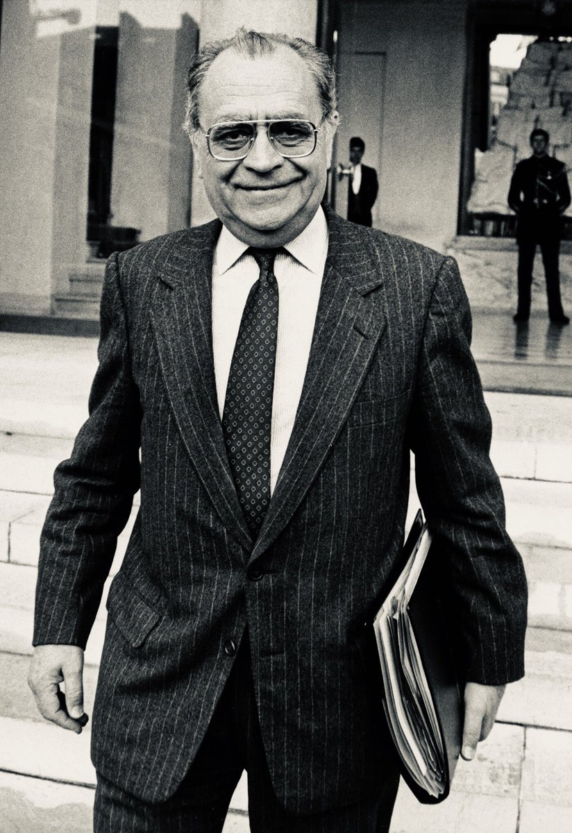 Une pensée particulière en ce 1er mai pour Monsieur Pierre Beregovoy.
Son sens de l’Etat doit plus que jamais continuer à nous inspirer. 
#FranceUnie