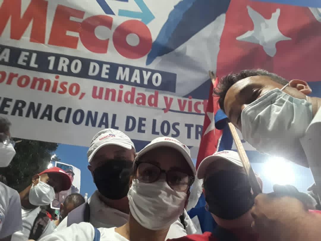 ImecoCuba's tweet photo. Y aquí está la gran familia de #Imeco.Demostrando en el Día Internacional de los Trabajadores que la revolución cuenta con nosotros.Que si se pudo, si se puede y siempre se podrá porque #CubaViveYTrabaja y #RevoluciónEsConstruir.
#VamosPorMas.
@LeoPico6
@imecoxmas https://t.co/Z7qUVjJNVf