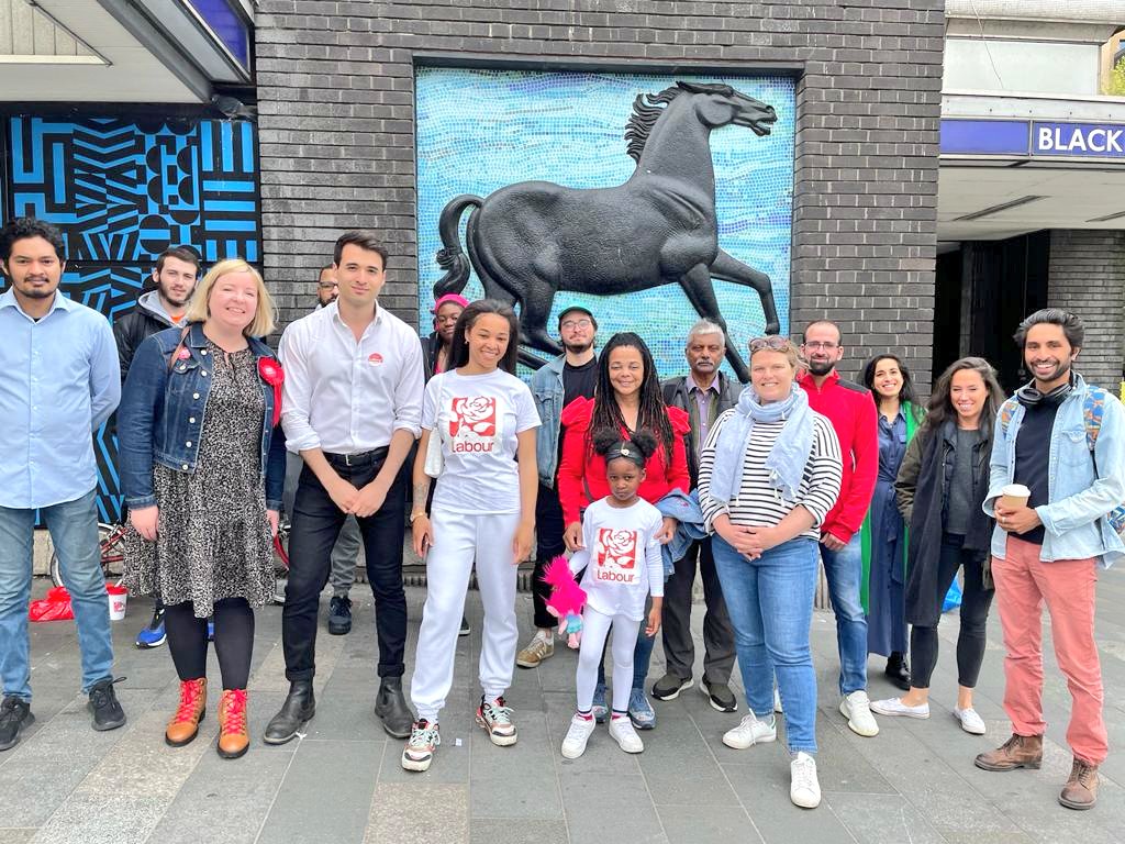What a turnout in St James this morning! Three weeks of campaigning done in a couple of hours.

Vote Labour on Thursday for a safer, cleaner, greener Waltham Forest 🌹
