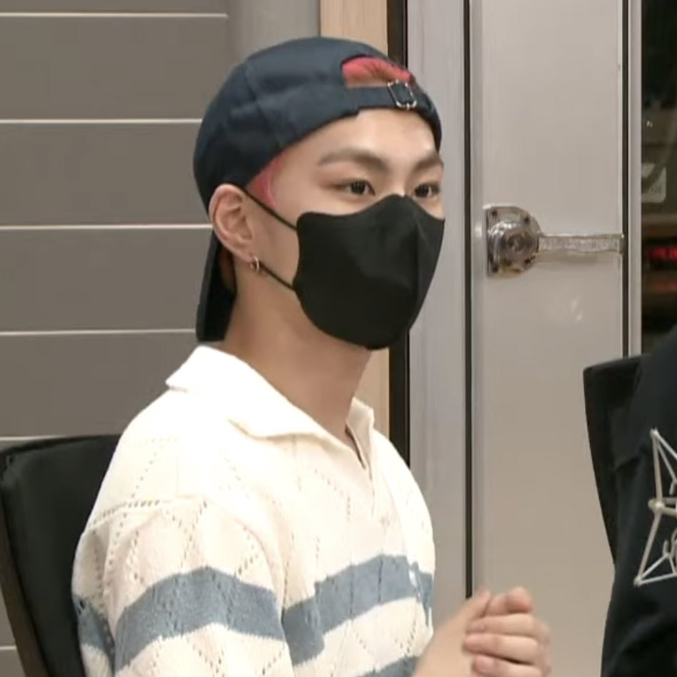 cinnamonwons's tweet photo. jungwon snapback top teir https://t.co/uRWnvfTNaZ