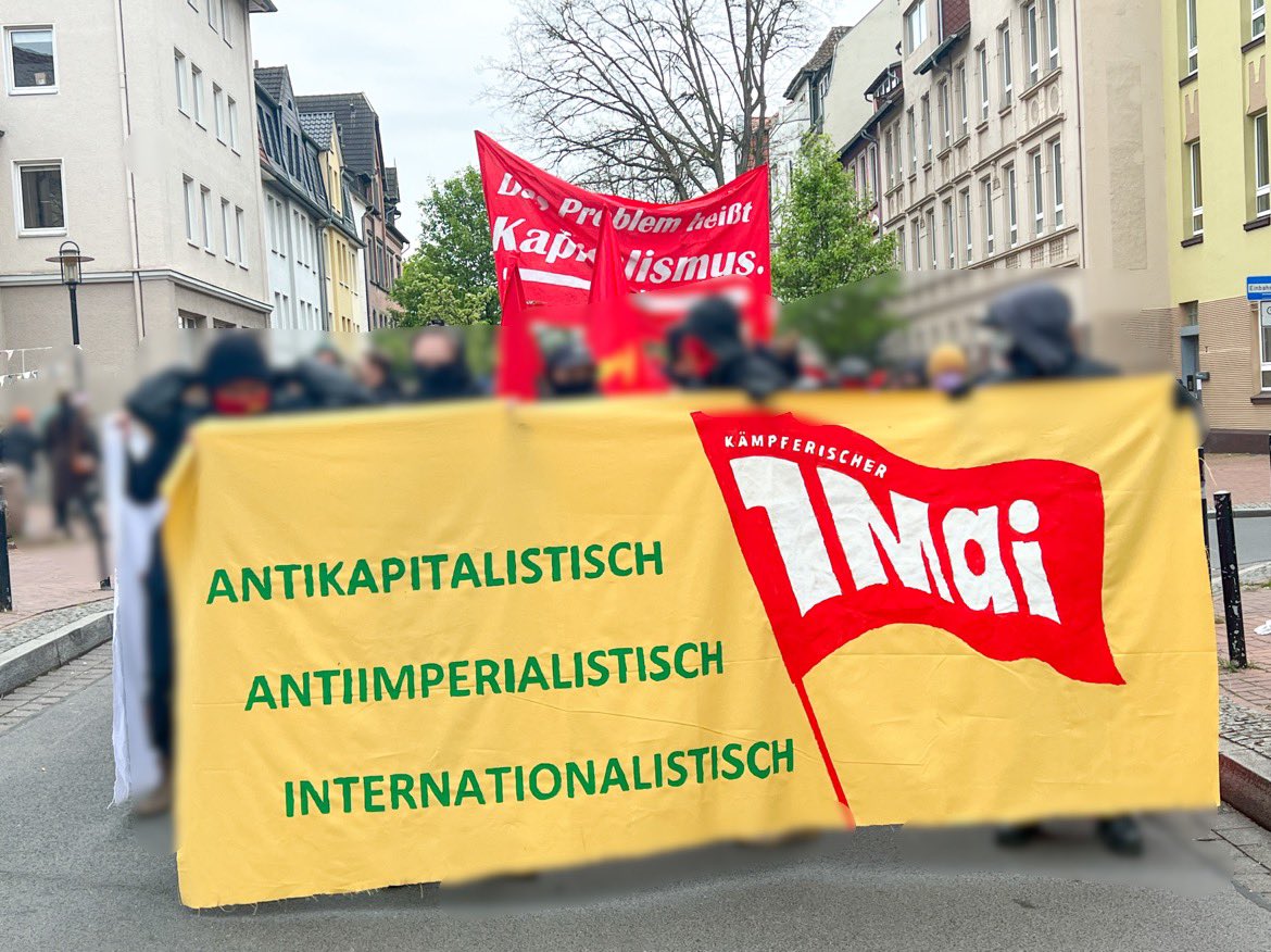 RonnyWildhage's tweet photo. #HI0105 der Demozug startet. https://t.co/ndYcC8k2Ps