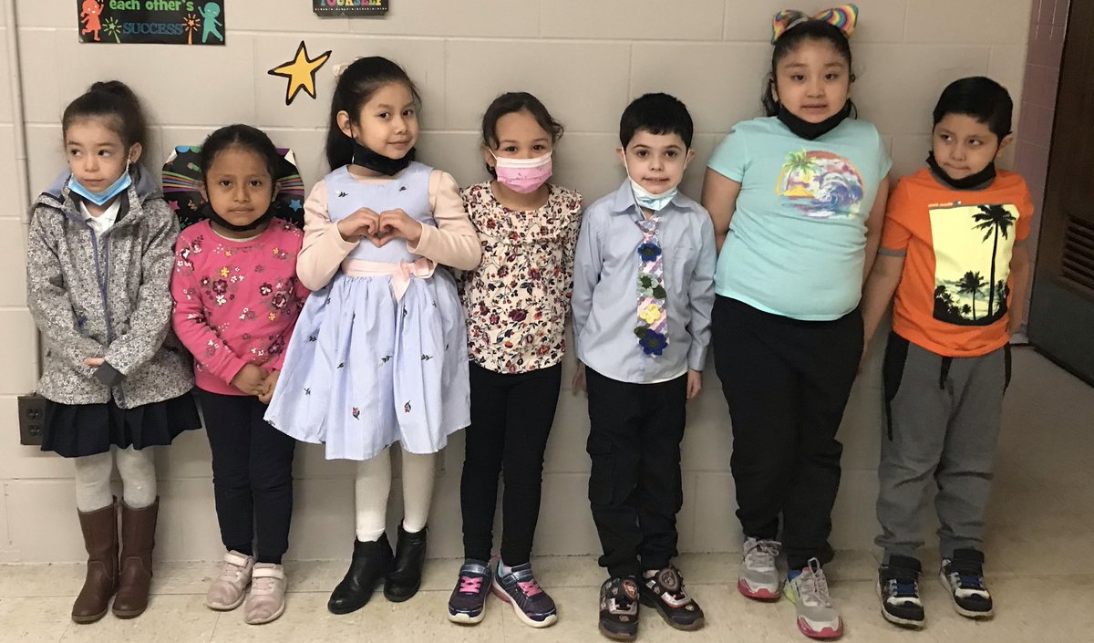 BucksElementary's tweet photo. April showers bring May flowers! Happy 1st day of May from these cuties!!! #floralday #spinghasarrived #ipicku @BrittanyJDunn https://t.co/tgKPjr3Iyu