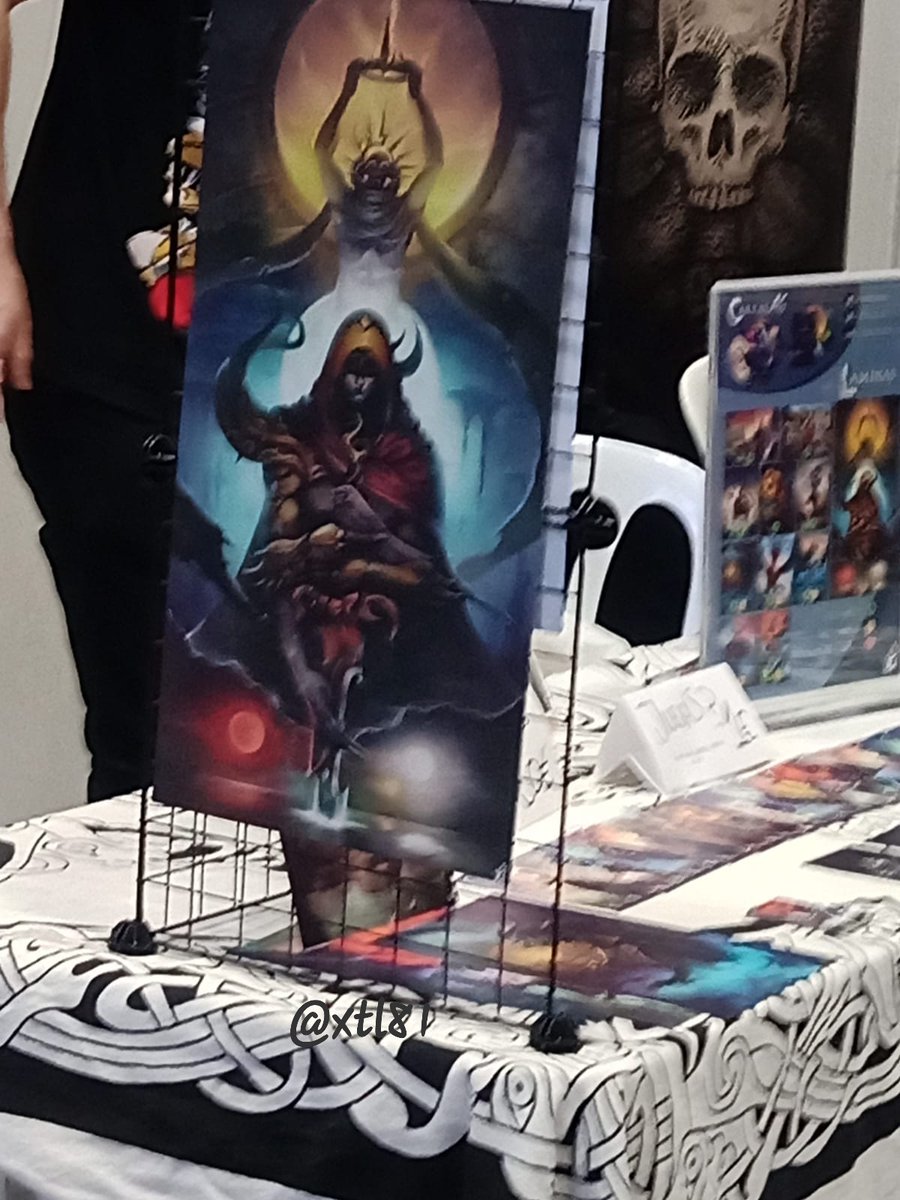 xtl81's tweet photo. Mi hijo ha ido ésta mañana con sus amigos al evento de @lacomarcon y se lo ha pasado en grande 😍 #comarcon22 https://t.co/AvE0fIKPnQ