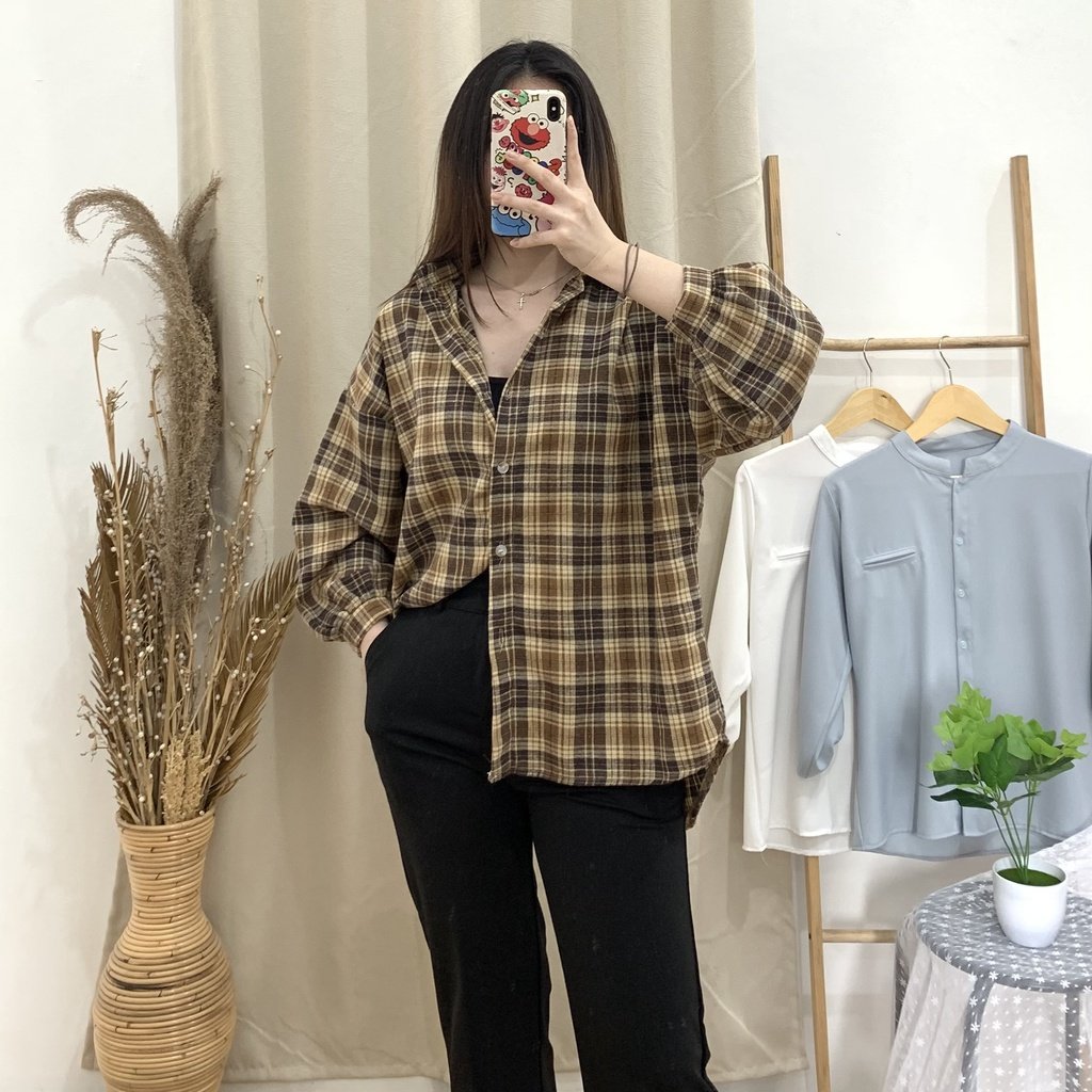 haulbychaeng's tweet photo. ✨Racun Shopee ✨

Rekomendasi blouse, baju atasan, kemeja wanita cocok untuk outfit kuliah offline ❣️

A thread ⤵️
#kuliahoffline #levaraFt XR so Dr https://t.co/HUcXQzCOea