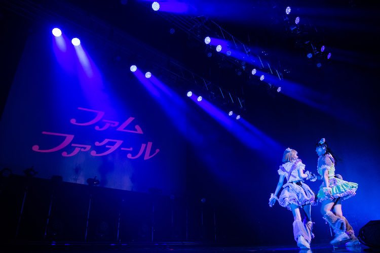 lala___o0's tweet photo. 地球上で最も最強姉妹だと思うんだけどどうよこれ？？？最強で最高で素晴らしすぎるわ https://t.co/yeJBcdtlT8