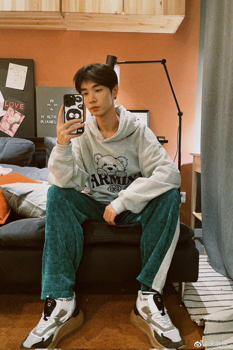 เริ่มต้นเดือน 5 กับน้องจี้หยาง ~💗

#ซ่งจี้หยาง #SongJiyang #宋继扬