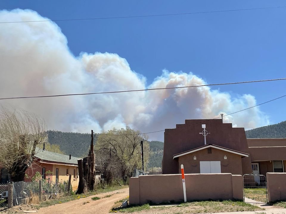 THEIALX's tweet image. #NewMexico '#megafire' could more than double in size, official says 

reuters.com/world/us/new-m…