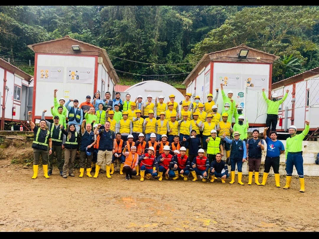 RicardoObandoM's tweet photo. En el corazón de la Cordillera del Cóndor se levanta con esperanza y respeto el #ModeloWarintza, con las manos y profesionalismo de trabajadores comprometidos por el bienestar de sus familias, la comunidad y el país. Feliz día del trabajo amigos y compañeros de @SolarisResource https://t.co/iuyaWTn5Vk