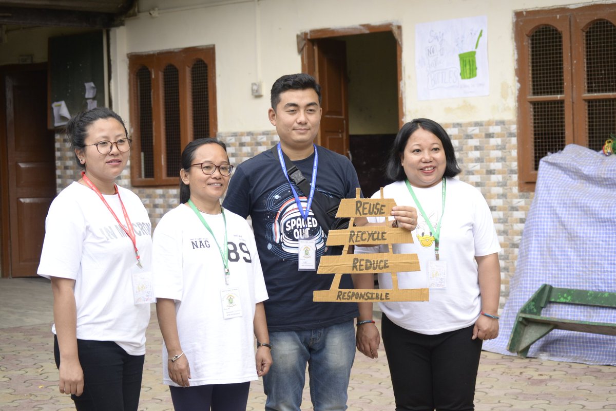 Bring_TheChange's tweet photo. Glimpse of today's campaign for making plastic free Green lawn 🌎.We would like to thank all the team members for taking out time for today's event and we would like to thank our school administration and our school heads.
#Bringthechange #gls #lawnites #plasticfree #environment https://t.co/rkq5RwqWiB