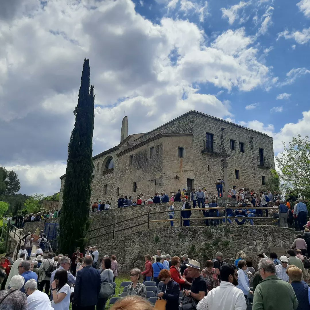 Impuls_Subirats's tweet photo. Cap de setmana amb molta activitat cultural al municipi. Hem estat a la Festa Major de #CanCartró, al Pregò i al concert amb Essencia de gospel. També a la Festa Major dels #Casots, i a l'Aplec del pa i l'empenta. #Somcultura #Somsocietat #teixitasociatiu #juntsperSubirats https://t.co/QF1kQM138S