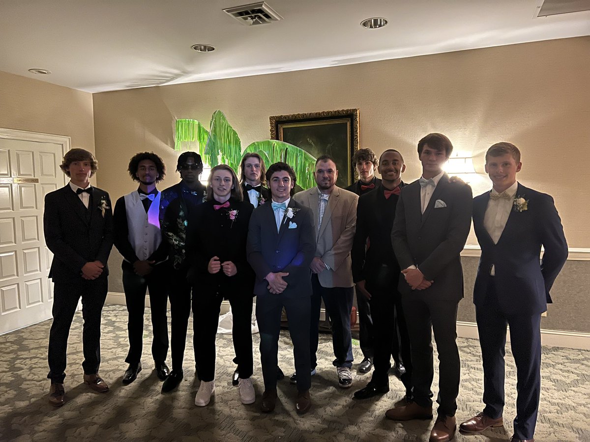jwluther89's tweet photo. The guys all looked sharp last night! #patriotfamily https://t.co/kDcS1ajHZm