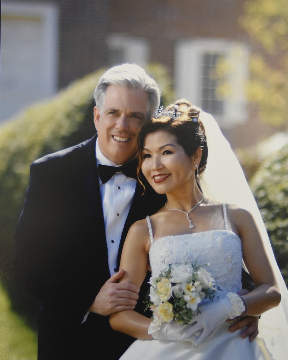 Wishing a very happy anniversary to my beautiful wife, Yumi! I cannot thank you enough for all of the support you have given me over the years - you truly are my better half!
