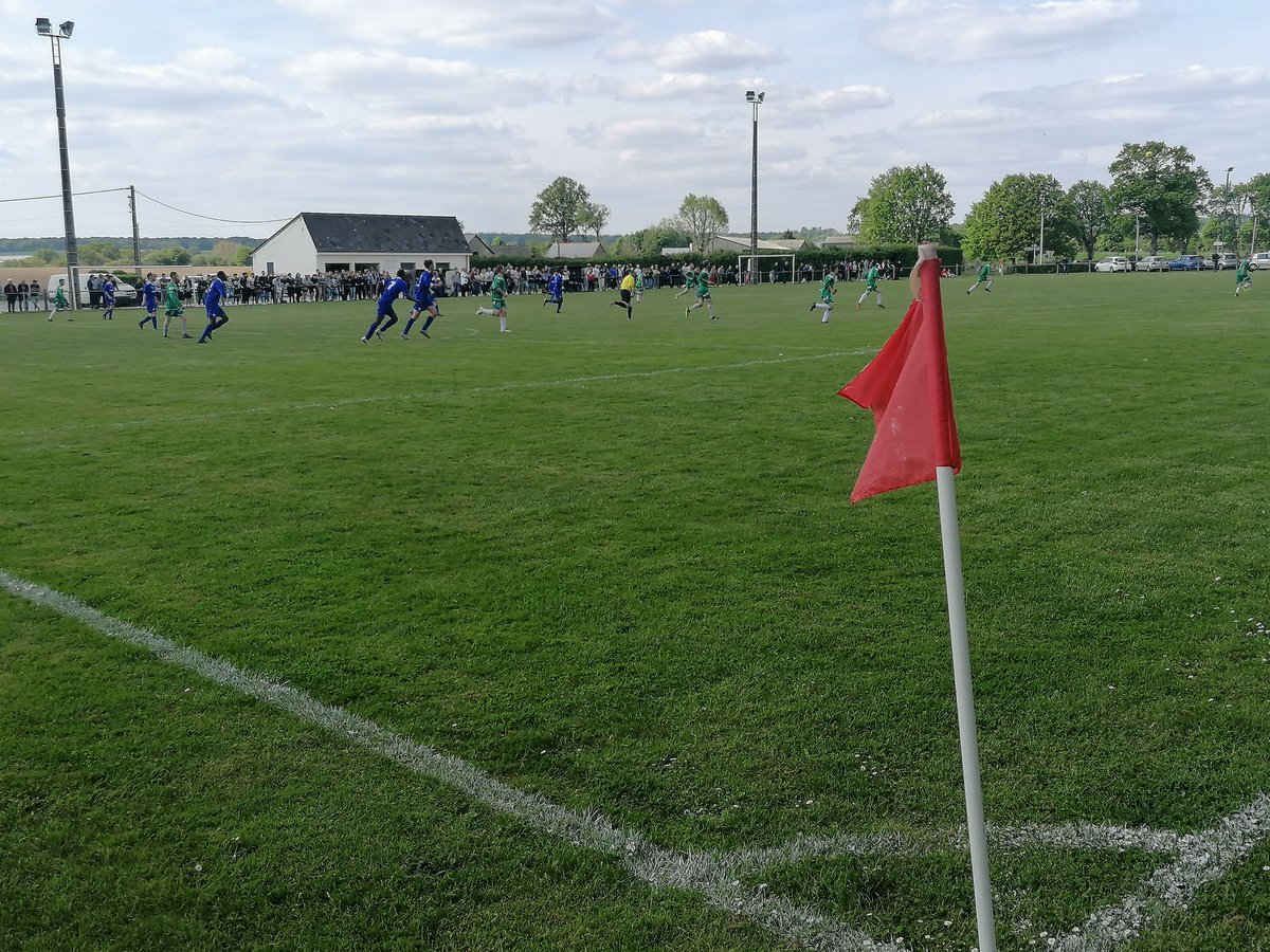 District Foot Mayenne tweet media