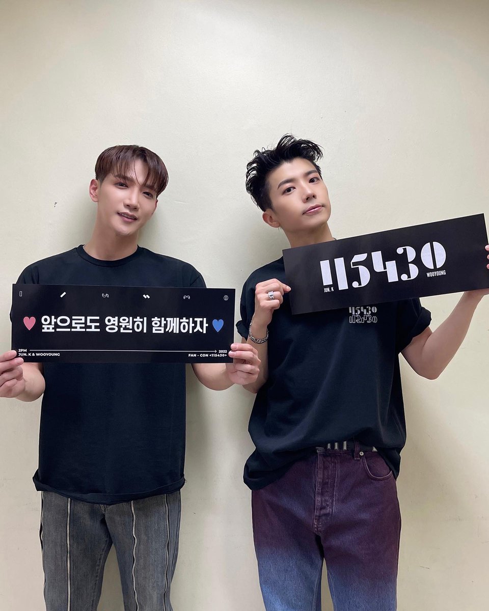 2pmalways's tweet photo. [2PM IG]
💗Today is brighter because of us being together💙

#115430
#BeingTogether #BecauseWeAreTogether #MustBeTogether
https://t.co/IayOHxdIY9 https://t.co/pMimxUmaqO