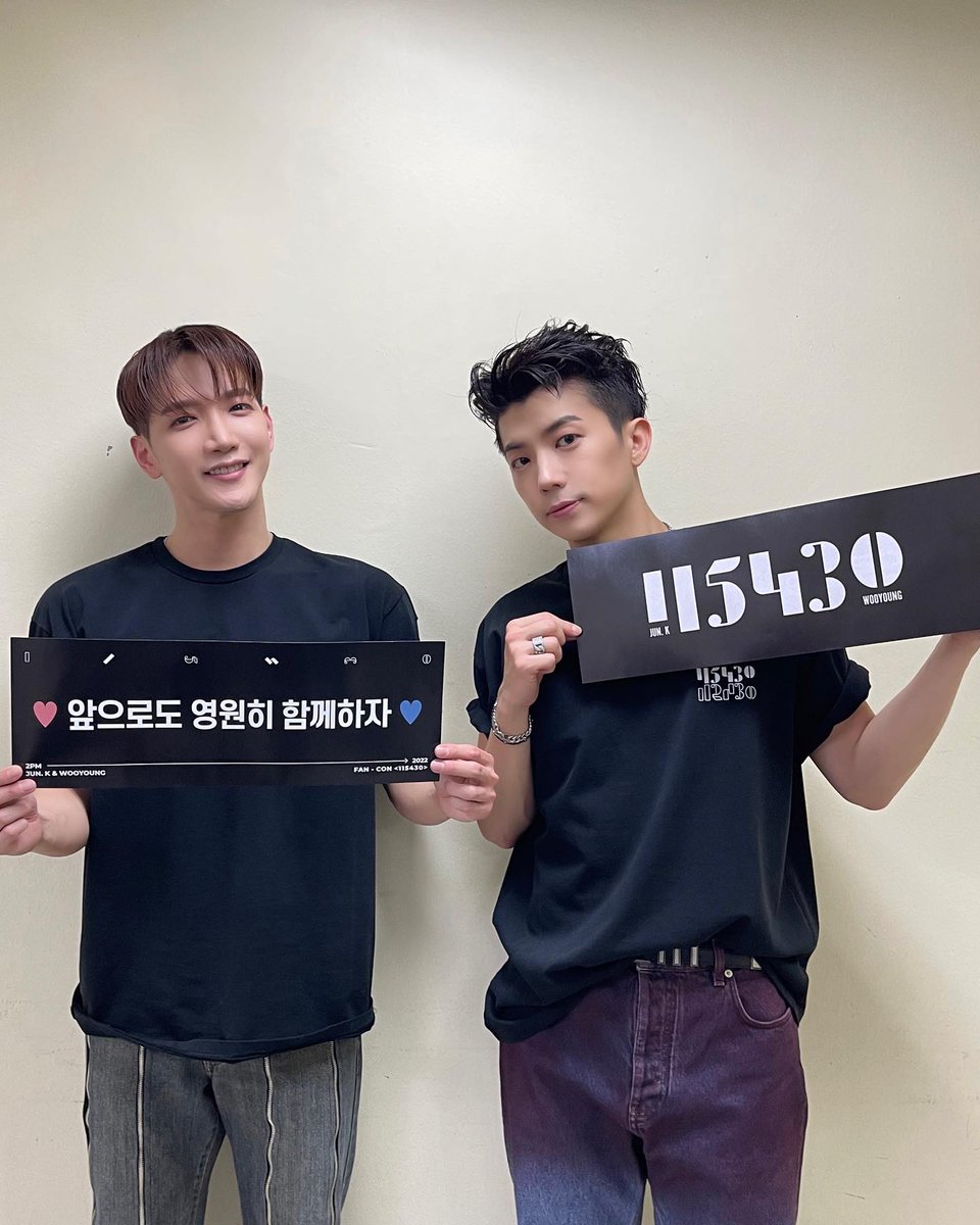 2pmalways's tweet photo. [2PM IG]
💗Today is brighter because of us being together💙

#115430
#BeingTogether #BecauseWeAreTogether #MustBeTogether
https://t.co/IayOHxdIY9 https://t.co/pMimxUmaqO