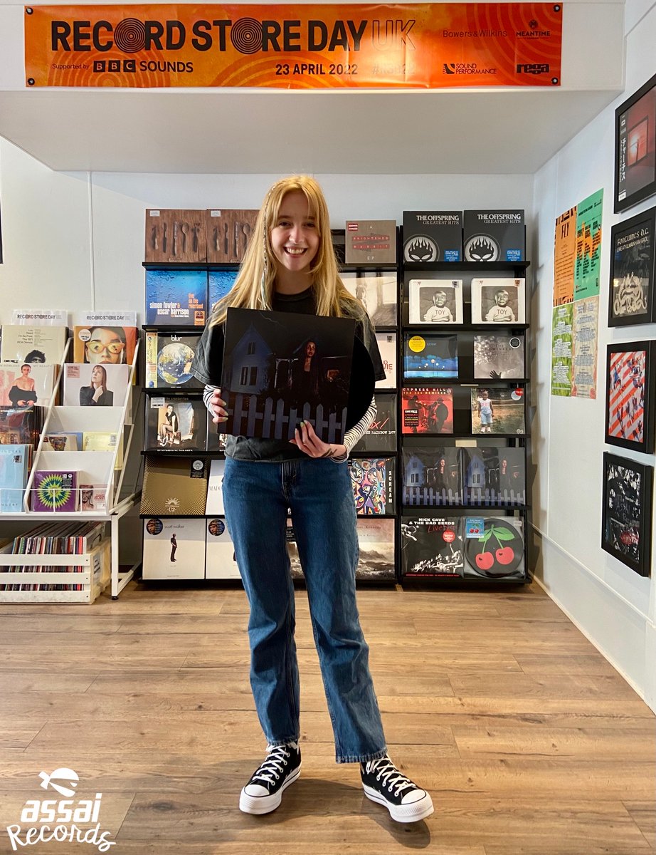 Assai_UK's tweet photo. * PINKPANTHERESS RSD MIXTAPE! *
The @pinkpantheress2 #ToHellWithIt Mixtape has been our biggest seller today! 😍
Released for @RSDUK last week, we've still got a handful of copies in store now!
But they wont last much longer!
It was our Hannah's top pick last weekend!
#Dundee https://t.co/TvieYUnBjE