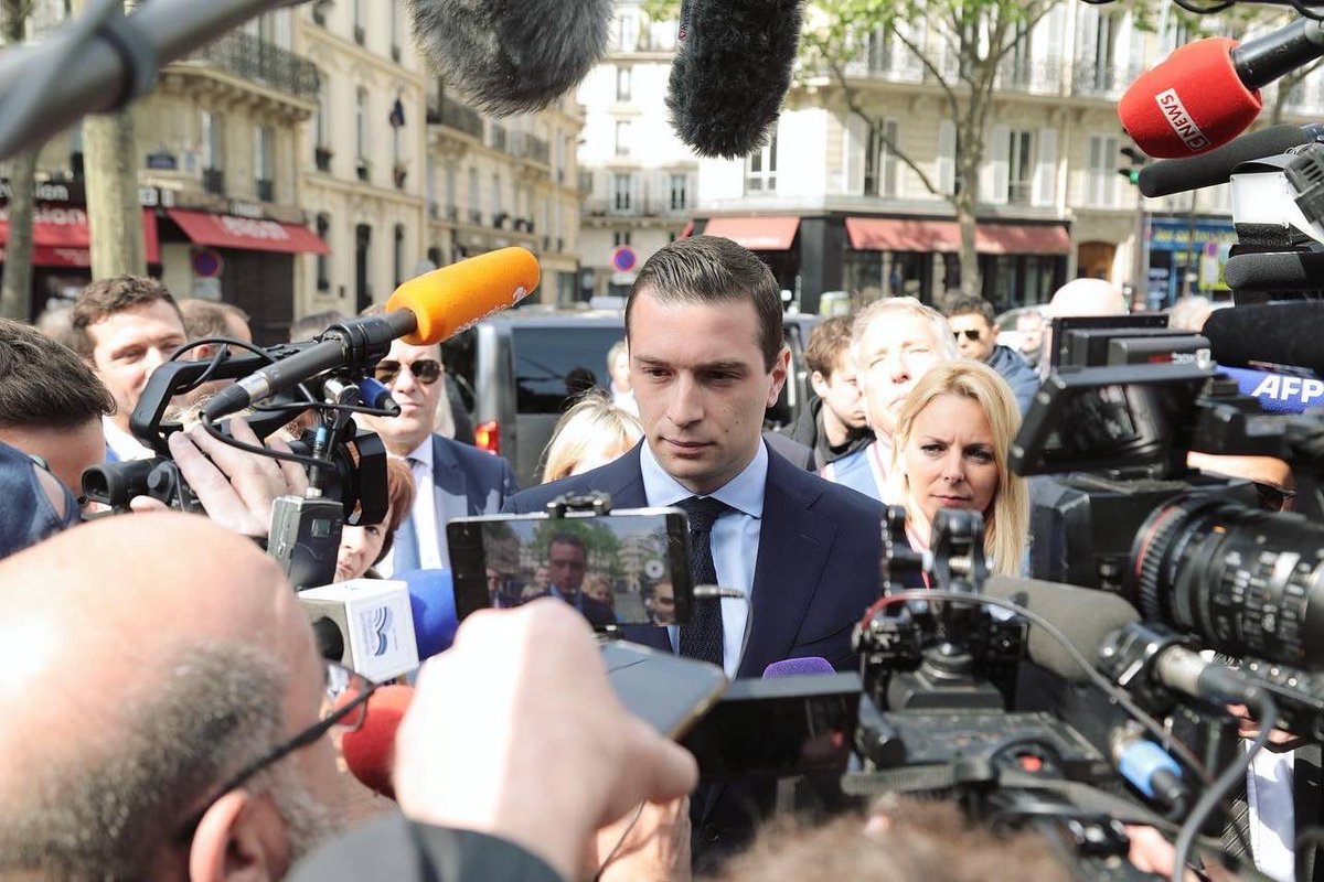 J_Bardella's tweet photo. Comme chaque #1erMai, nous rendons hommage à Jeanne d’Arc, symbole de force et d’espérance pour la jeunesse française ! https://t.co/mtguaH4baO