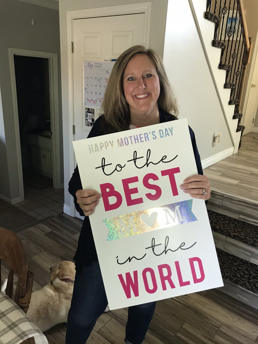 grumpyh72's tweet image. Happy 50th birthday to my wife Kelly! Love you!