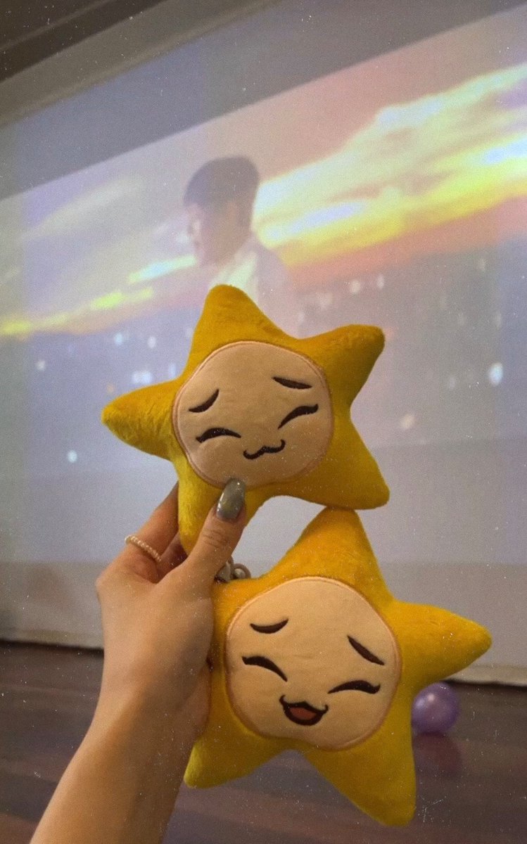 𝚖𝚖𝚢. 𝚊 𝚕𝚒𝚝𝚝𝚕𝚎 𝚌𝚕𝚘𝚞𝚍☁️♡‧₊🧸🎀 tweet media