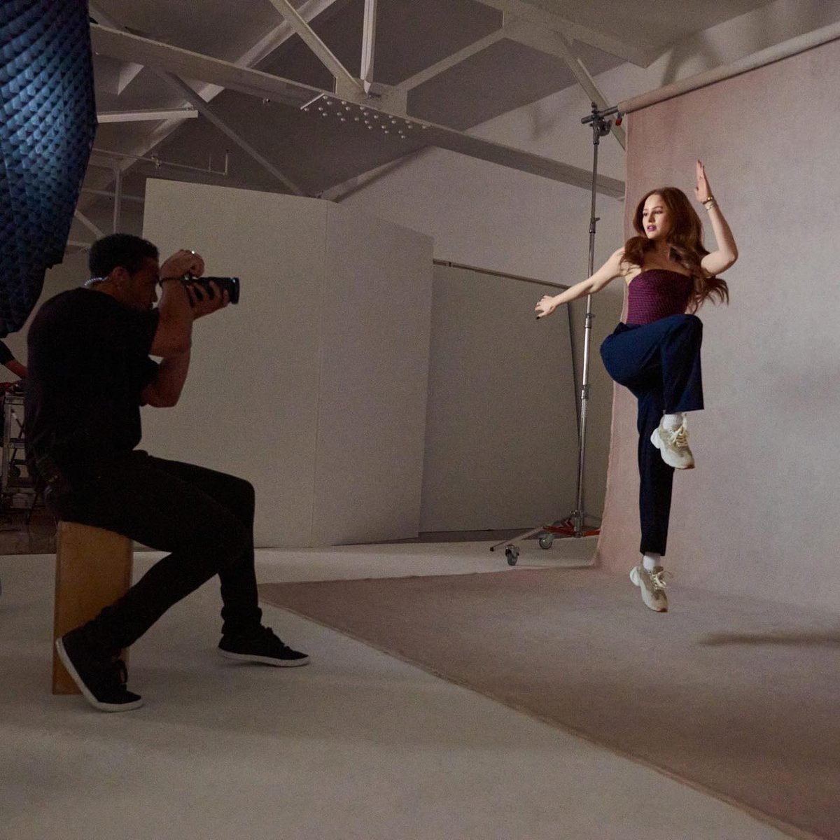 toryburch's tweet photo. On set with @madelainepetsch and @BennyDRAMA7 - watch all the drama unfold on TikTok and Reels #GoodLuckTrainer #MadelainePetsch #ToryBurch @torysport https://t.co/IFYAQeCelS https://t.co/apmEn2B646