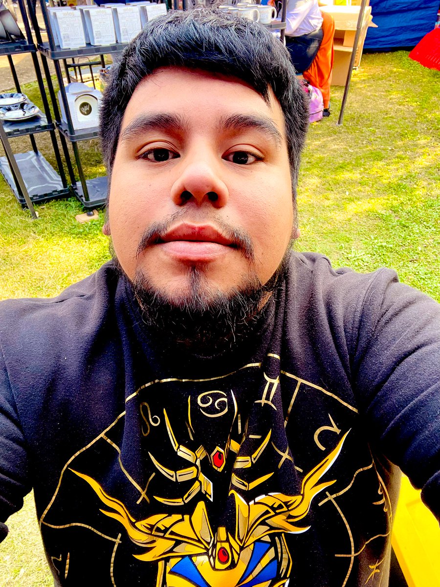 moosmc's tweet photo. Y aquí estamos celebrando el 01 de mayo trabajando en la #pyme #Animeztore #DiaDelTrabajador  manden fuerzas !!! https://t.co/YfeO6UJtdO