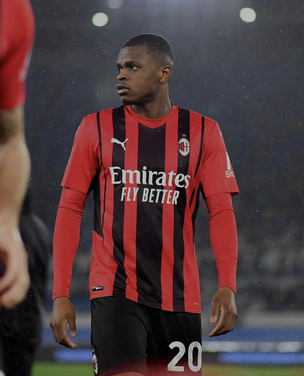 fbwonderkids's tweet photo. AC Milan’s defense have conceded 1 goal in their last 8 Serie A matches.

7 clean sheets. Average age of 23.🚫

🇫🇷 Pierre Kalulu (21) and the Rossoneri want that Scudetto. 😤 https://t.co/haqgYsyDSH