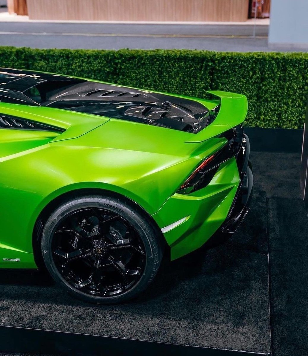DailyLamboTM's tweet photo. Lamborghini Huracán Tecnica 🍏 https://t.co/6IKdUwtth8