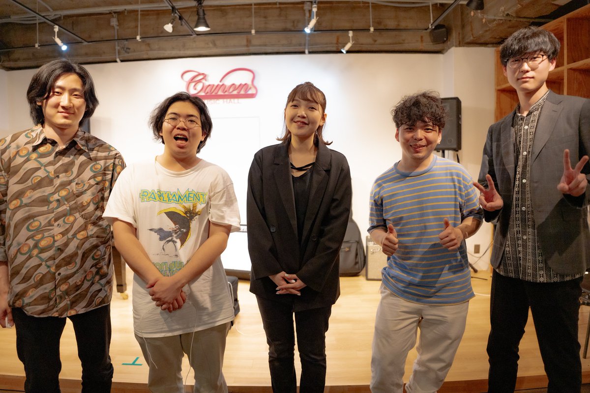 megane9191's tweet image. 本日はDeepCのプレ活動再開ライブを観てきました〜。
原さん以外のメンバーは入れ替わってしまったけど、新しいDeepCを作っていってくれると思える良いライブでした✨
DeepCの活動再開はもちろんだけど、何よりあの名曲達がまた聴ける事が嬉しい！

@DeepC_Official_ #DeepC
#虹の下音楽祭