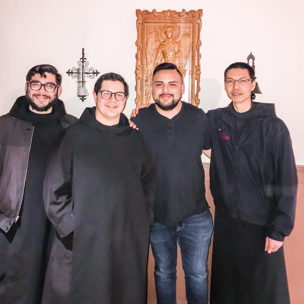 AyeRamon's tweet photo. Happy Religious Brothers Day to my Benedictine friends at Mount Angel Abbey!

#PrayForVocations
#VocationMinistry
#OraEtLabora https://t.co/b9Pn9xrhvo