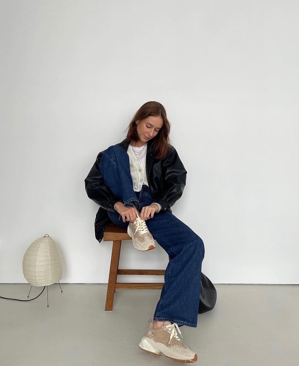 toryburch's tweet photo. #JessAlizzi wearing the T Monogram Good Luck Trainer #ToryBurchSS22 #ToryBurch #GoodLuckTrainer #TMonogram https://t.co/IFYAQeCelS https://t.co/8vPNTY7cHm